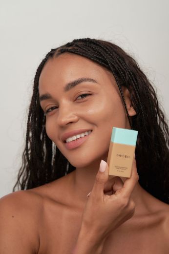 Immagine di Sweed Glass Skin Foundation 09 Medium N (30ml)